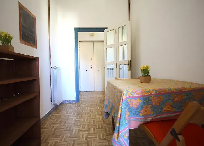 Sara Holiday House