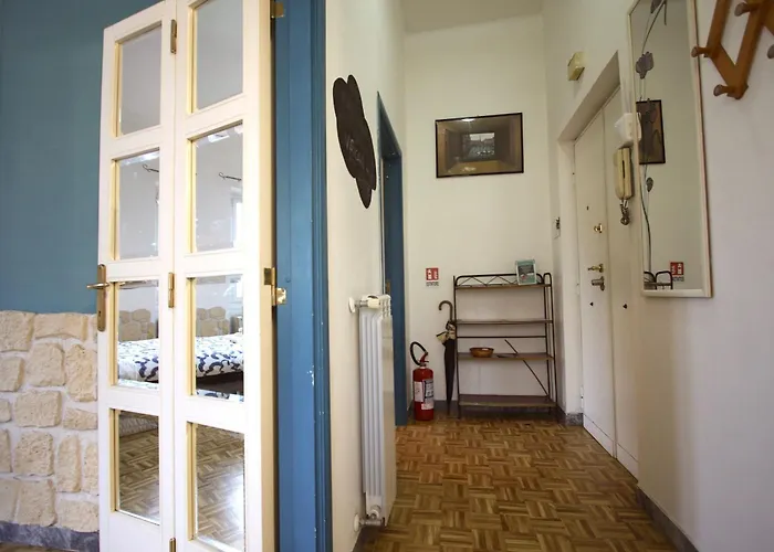 Sara Holiday House